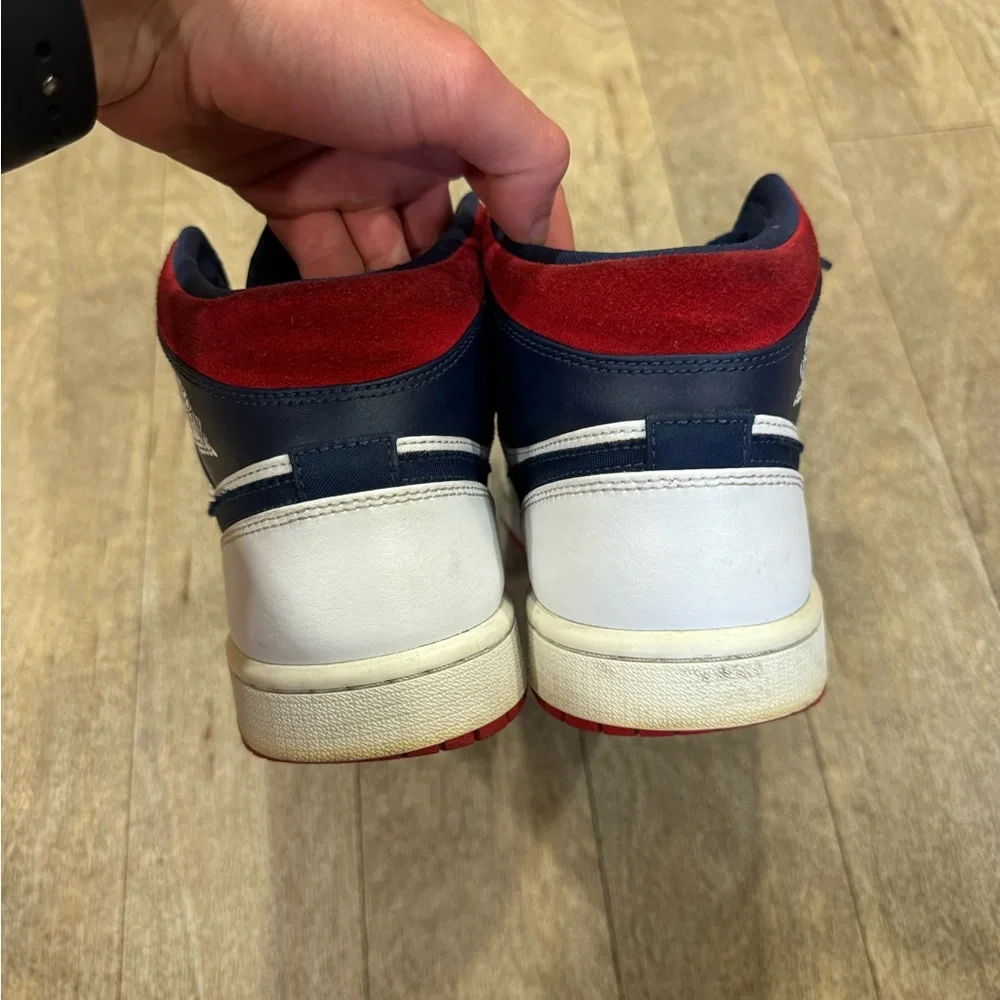 Jordan 1 Mid SE USA - Picture 2 of 5